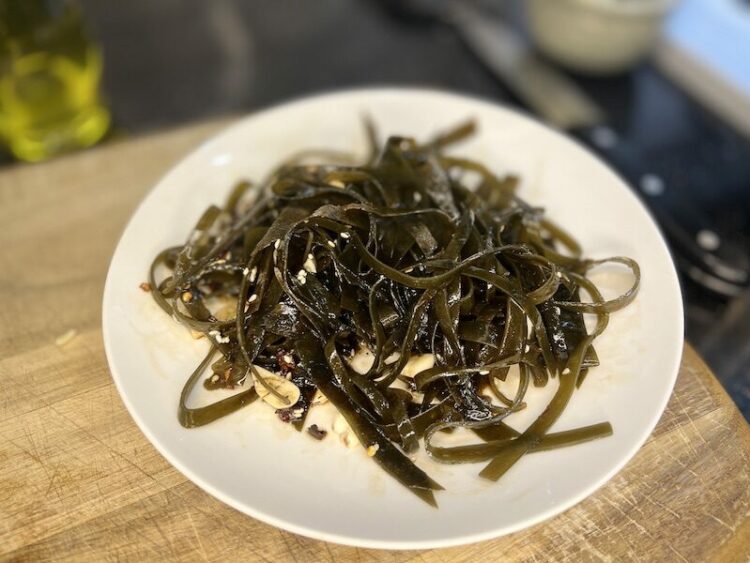 How To Make Spicy Seaweed Salad Thousandlemons